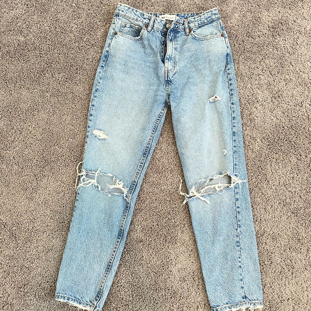 ZARA RIPPED JEANS